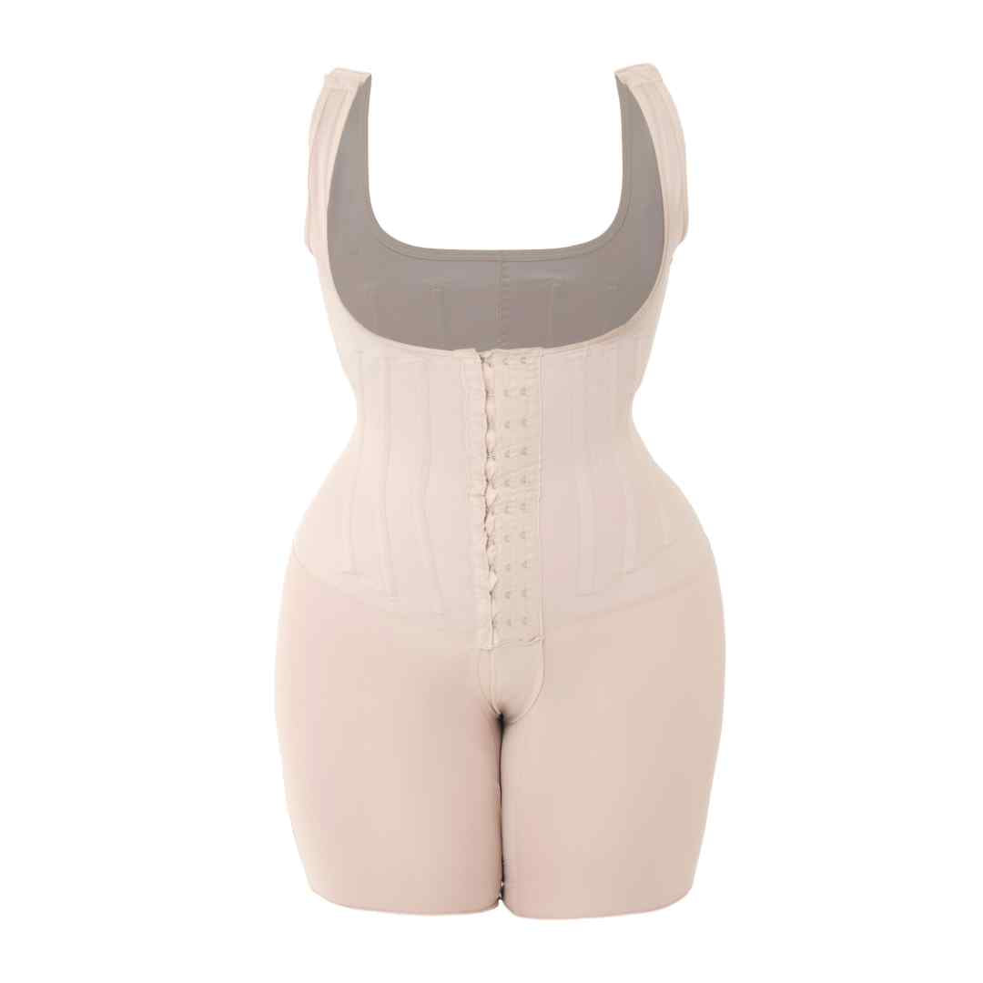 Body com  14 Barbatanas de Aço e shorts